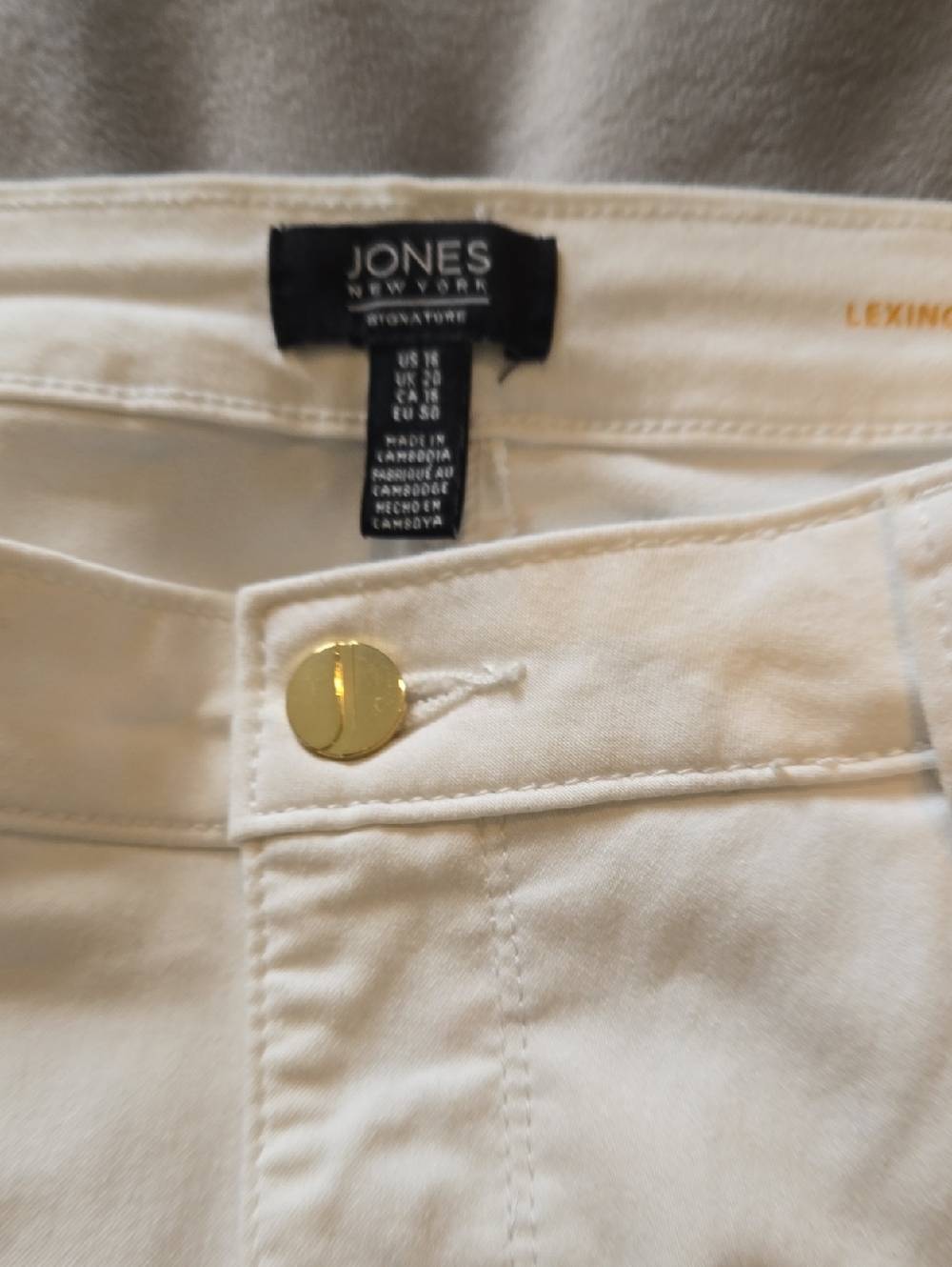 Jones New York Cream Pants with Gold Button
